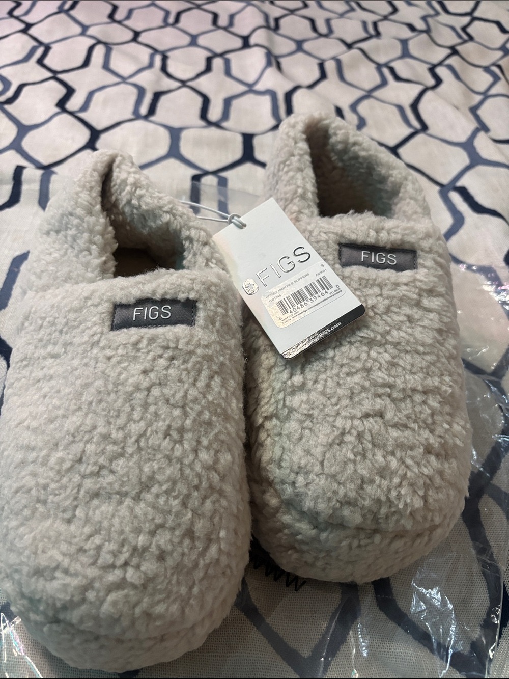 NWT FIGS High Pile Unisex Slippers Size Small